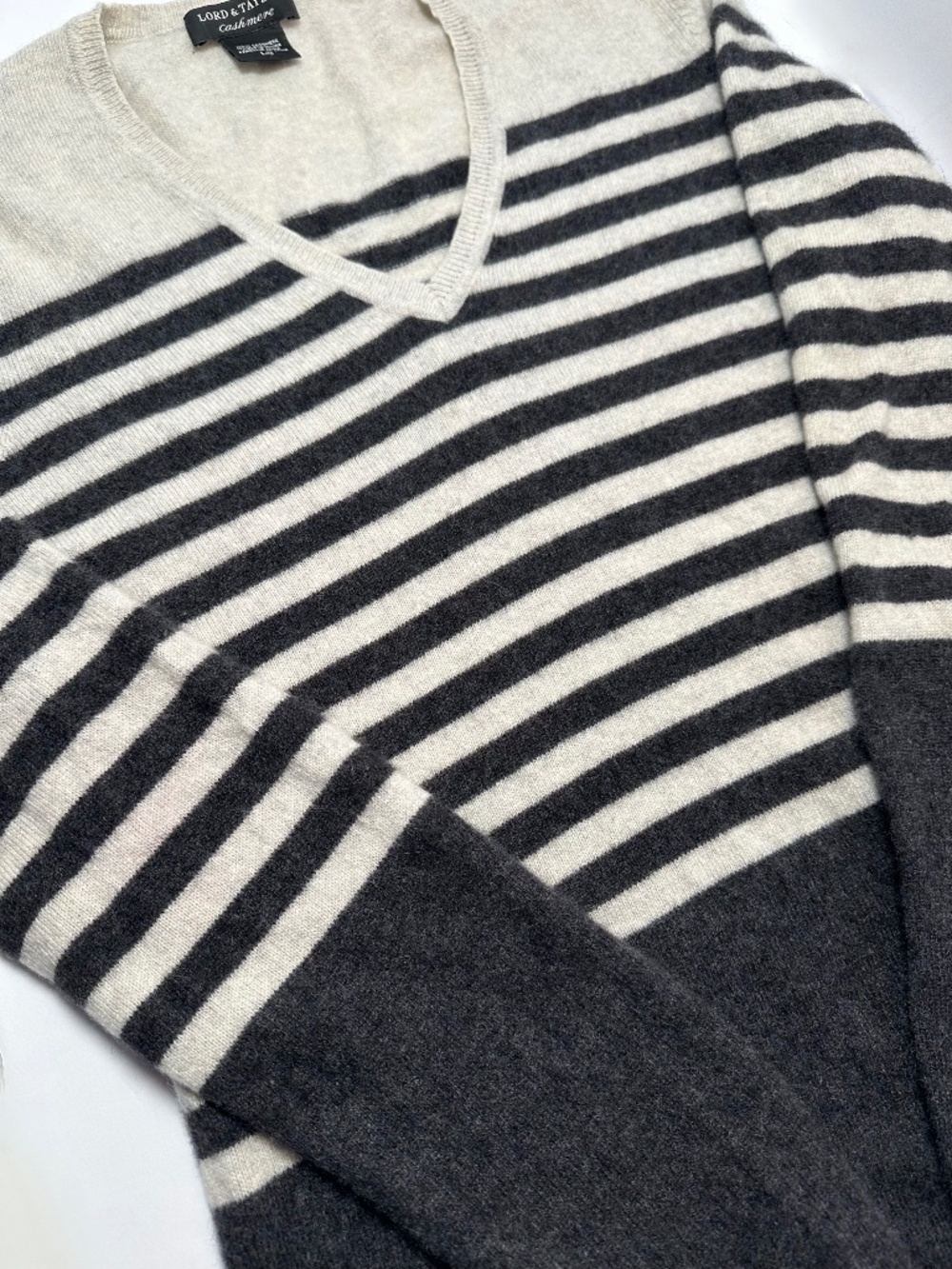 Lord & Taylor 100% Cashmere Sweater | Striped V-Neck | Soft Neutral | Size L